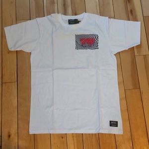 Graphic tee men's small
